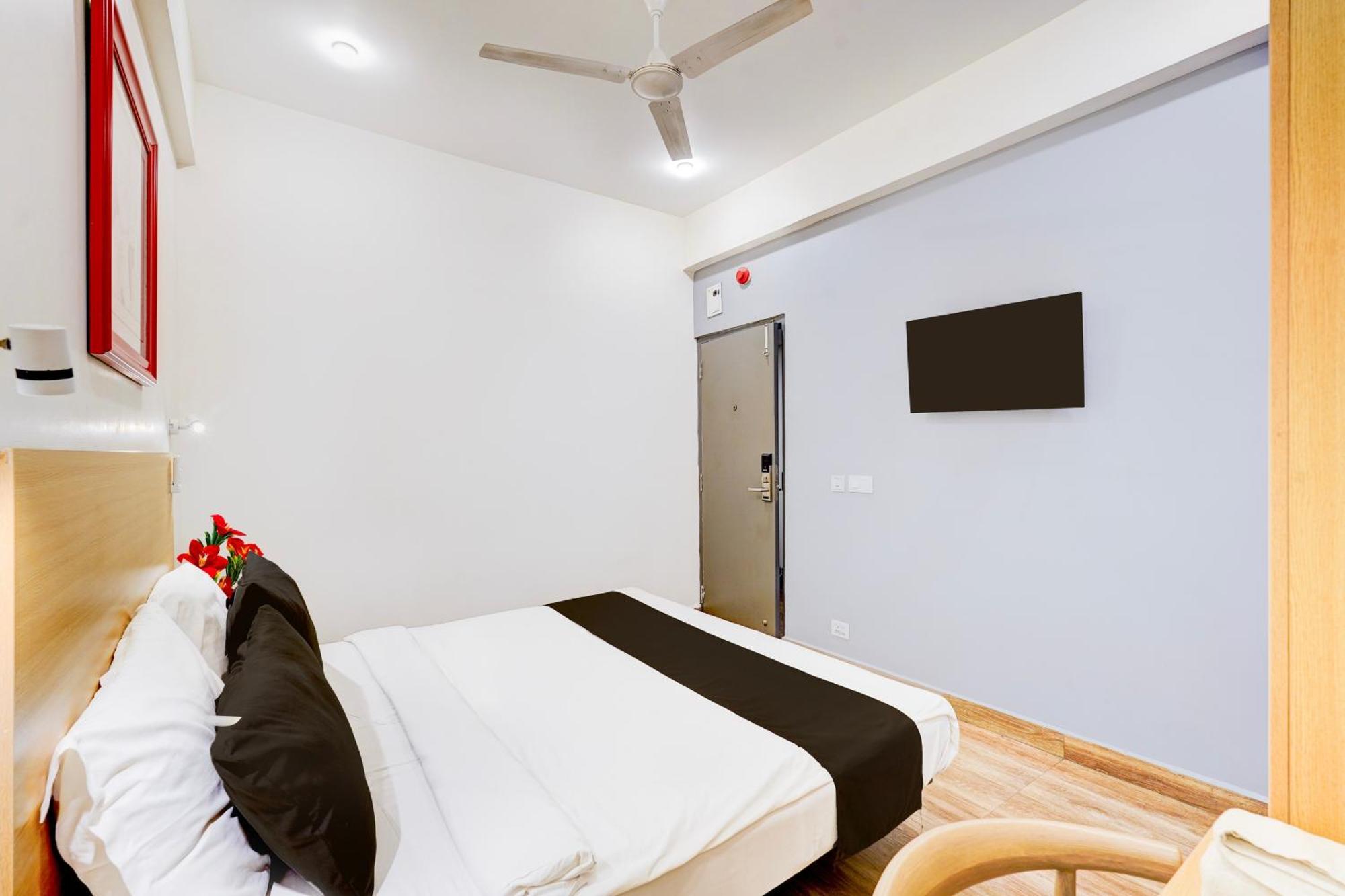 ホテル Super Townhouse ティルパティ エクステリア 写真