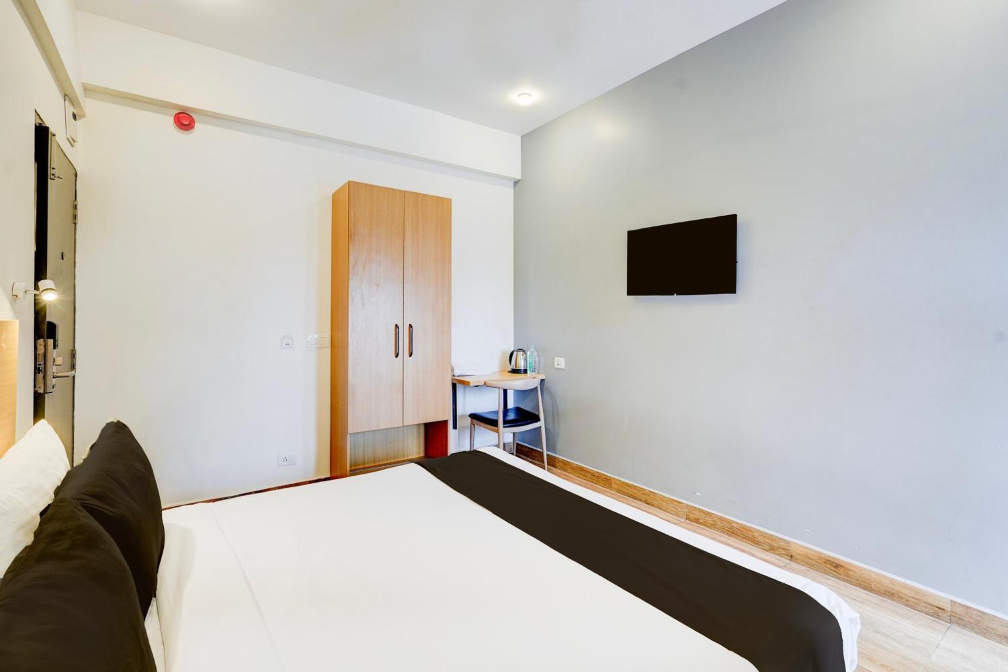 ホテル Super Townhouse ティルパティ エクステリア 写真