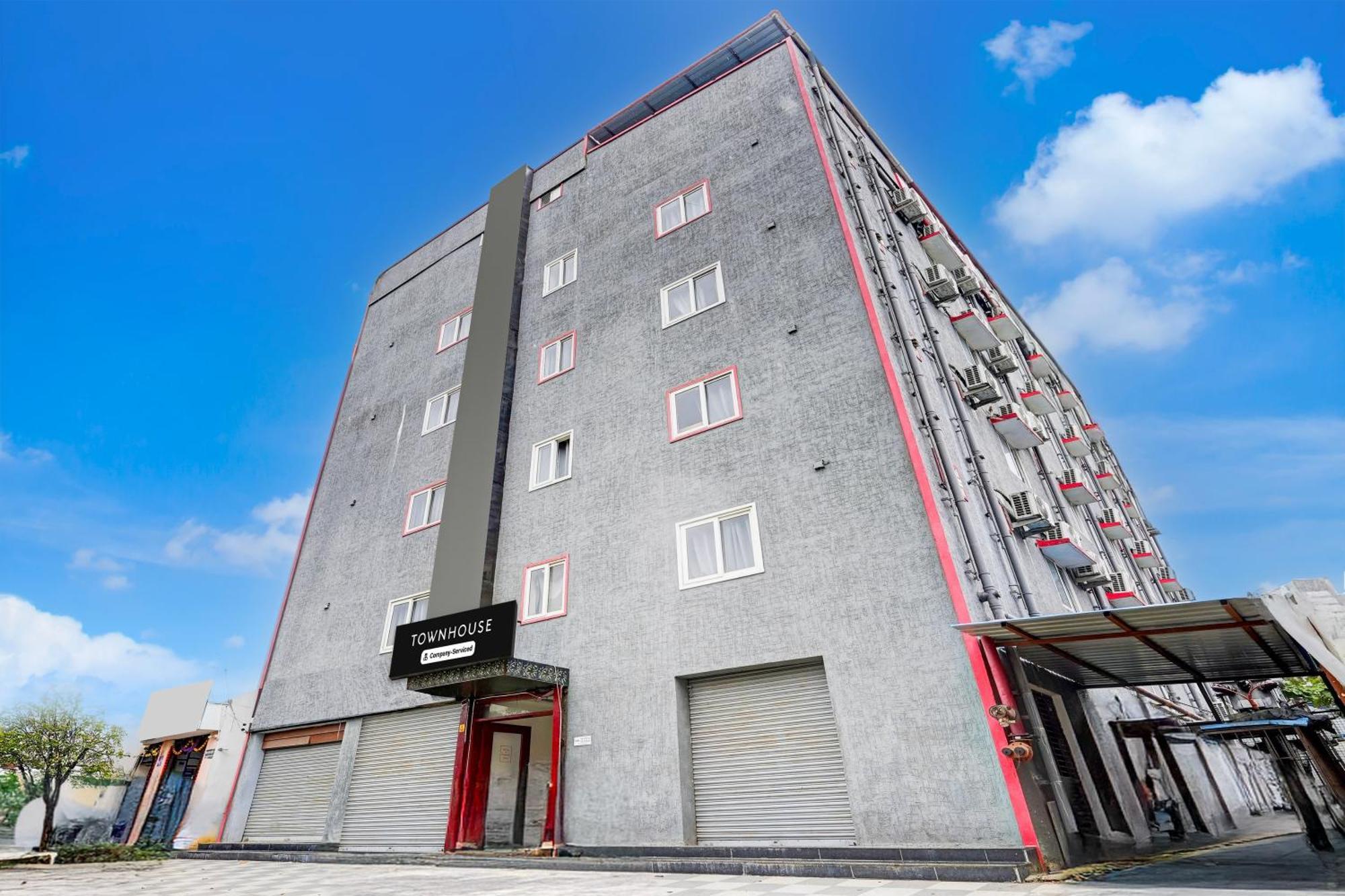 ホテル Super Townhouse ティルパティ エクステリア 写真