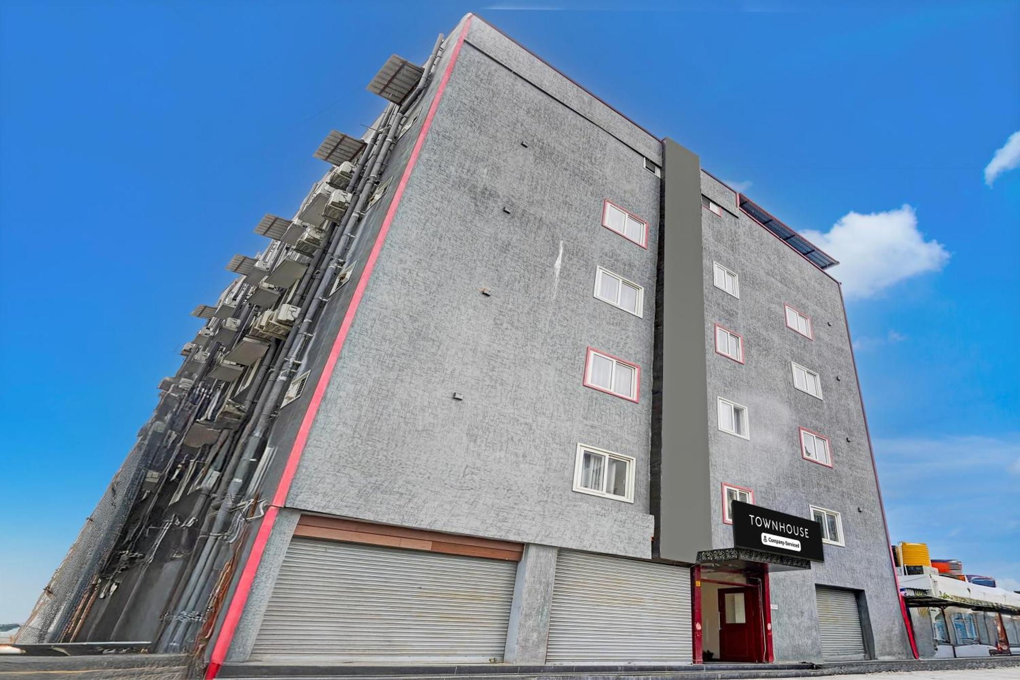 ホテル Super Townhouse ティルパティ エクステリア 写真