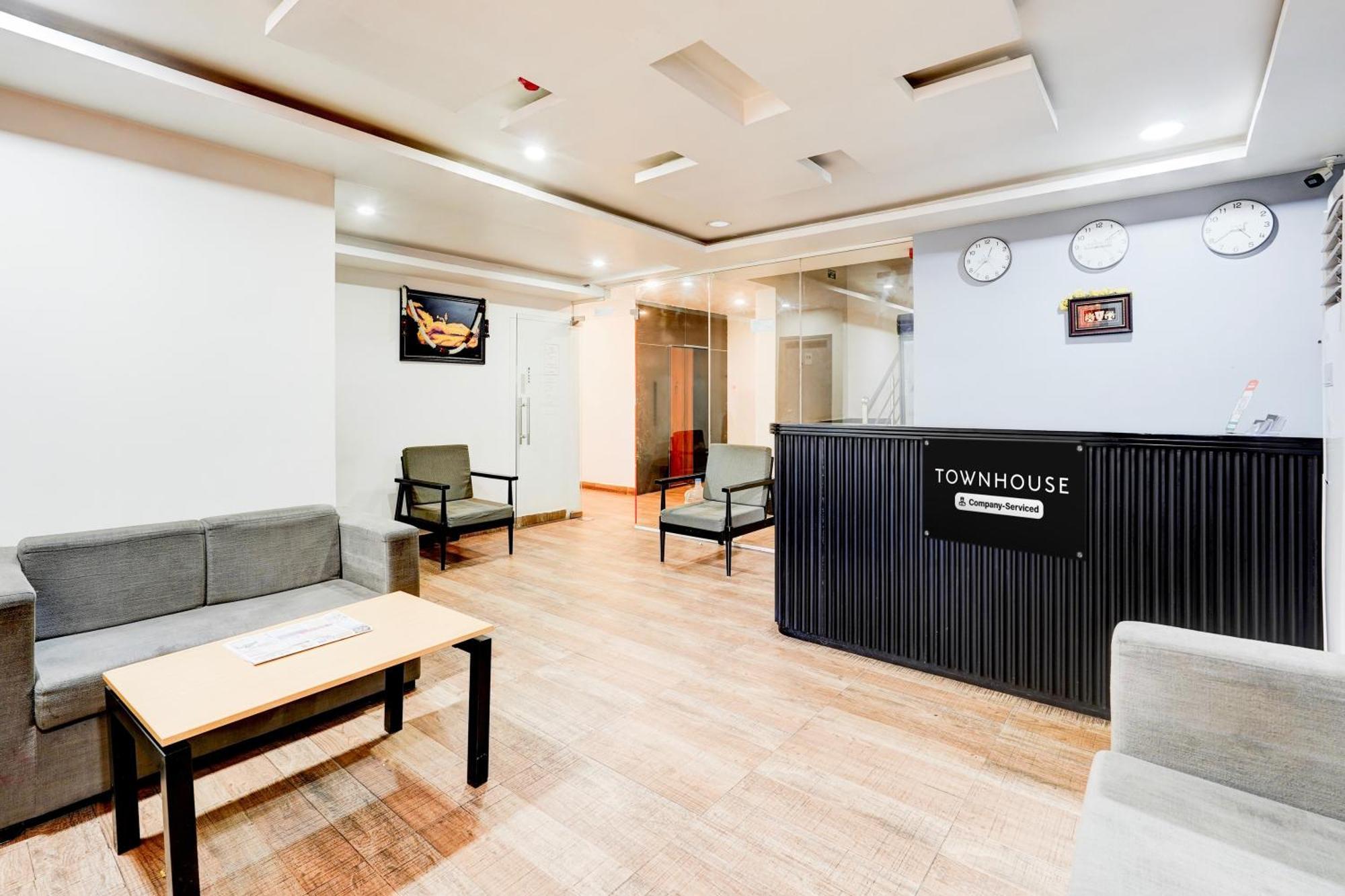 ホテル Super Townhouse ティルパティ エクステリア 写真